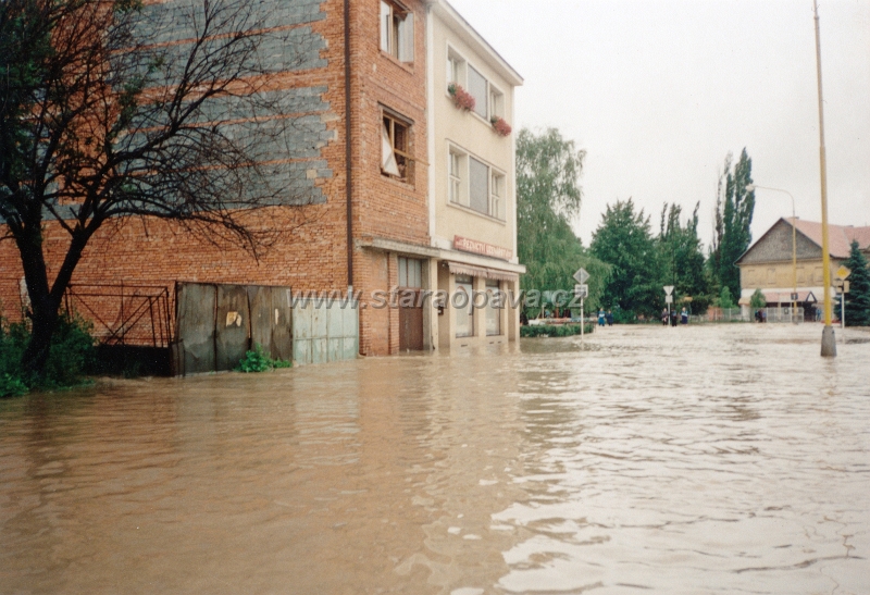 1997 (25).jpg - Povodně 1997 - Ratibořská ulice